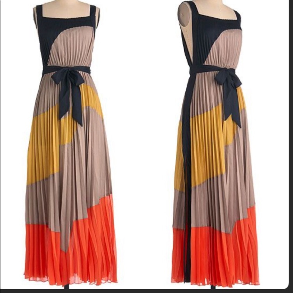 Pleated maxi dress with open sides